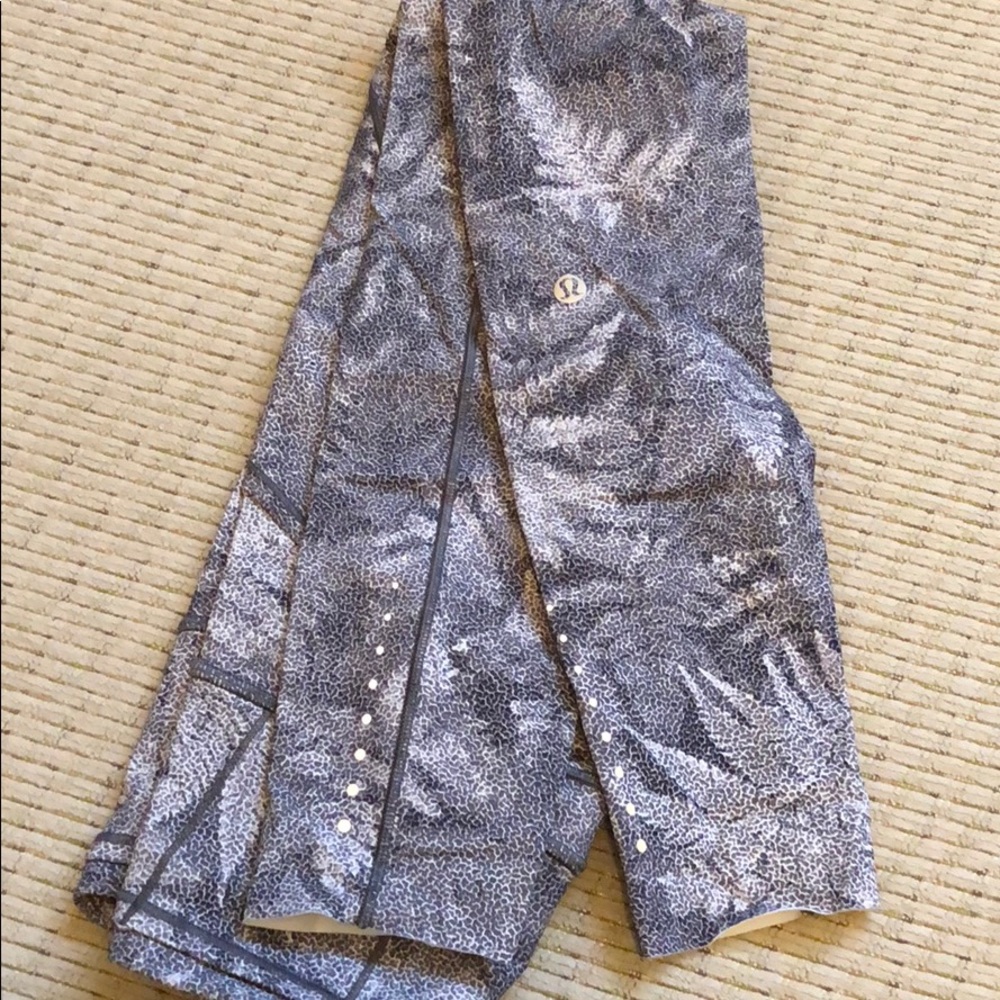 🔴 Sold 🔴 Lululemon Fast & Free Tights sz 2 - Picture 5 of 8